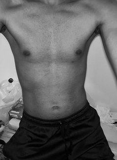 Slim Slave / Maid Boy - Acompañantes masculino in Dubai Photo 5 of 6