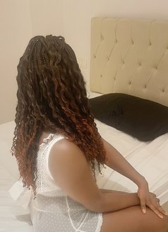 Slim thick dineo - puta in Cairo Photo 1 of 3