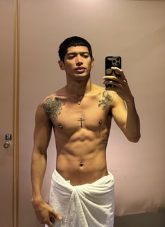 SlimFitGino - Male escort in Taipei Photo 9 of 9