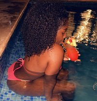 Sliver - escort in Muscat