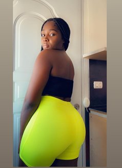 Sliver - escort in Muscat Photo 3 of 3