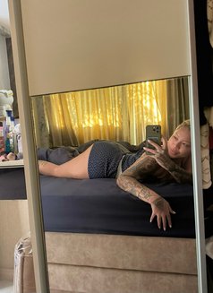 Slut me out - escort in Okinawa Island Photo 1 of 11