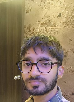 Sluttbottomhere - Male escort in Bangalore Photo 4 of 9