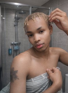 Slutty Pig - Male escort in Nairobi Photo 6 of 7