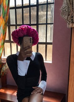 Slutty Pig - Acompañantes masculino in Nairobi Photo 8 of 8