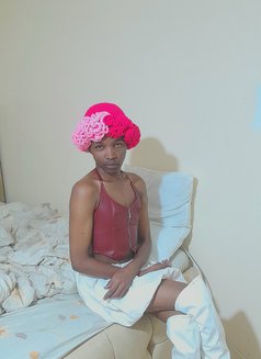 Slutty Pig - Acompañantes masculino in Nairobi Photo 5 of 6