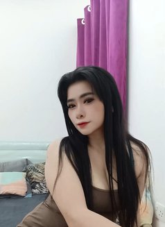 Small girl Special massage & vip servoc - puta in Muscat Photo 10 of 12