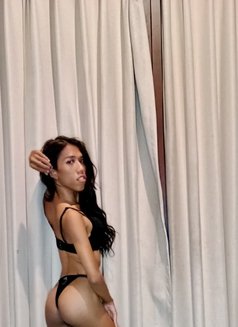 Small Lady - Transsexual escort in Bali Photo 2 of 10