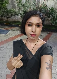 Small Transgirl Oviya Mistresss - Acompañantes transexual in Chennai Photo 3 of 3