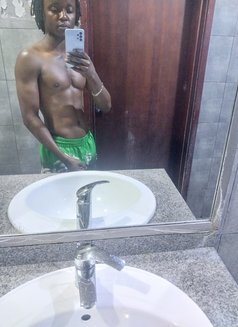 Smalls - Male escort in Doha Photo 4 of 5