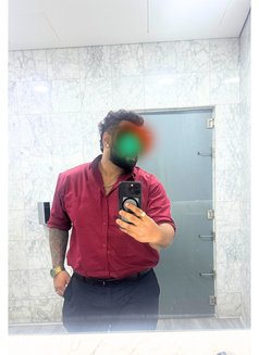 Smartpants9 - Acompañantes masculino in Pune Photo 2 of 2