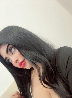 Smile - puta in Abu Dhabi Photo 11 of 13