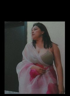 Smile - puta in Ajmān Photo 1 of 1