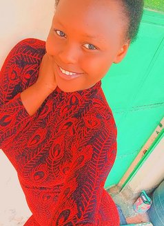 Smile - puta in Nairobi Photo 3 of 3
