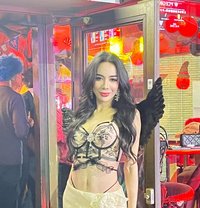 SMILE SMILE - Transsexual escort in Osaka