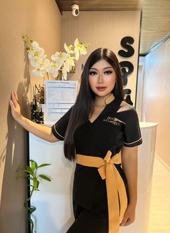 Smile - escort in Abu Dhabi Photo 1 of 1