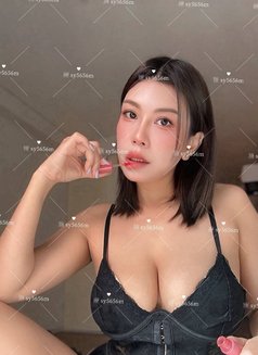 Smile - escort in Bangkok Photo 3 of 6