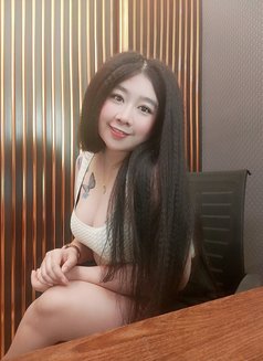 SMILE - masseuse in Dubai Photo 10 of 11