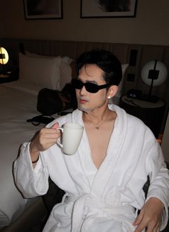 Smile - Acompañantes masculino in Doha Photo 7 of 8