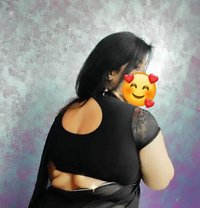 Smita - Intérprete de adultos in Chennai