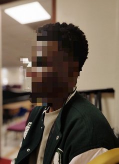 Smith - Male companion in Nairobi Photo 2 of 3