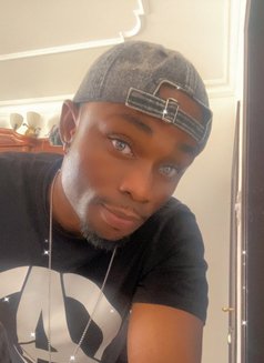 Smith Splash - Male escort in Al Juffair Photo 4 of 5