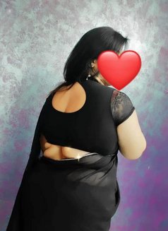 smitha - adult performer in Chennai Photo 3 of 6