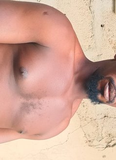 Smithsonian - Acompañantes masculino in Abuja Photo 6 of 10