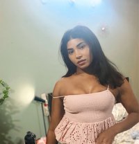 smokes and drinksin Kondapur gachibowli - Transsexual escort in Hyderabad
