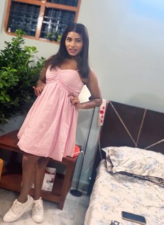 smokes and drinksin Kondapur gachibowli - Transsexual escort in Hyderabad Photo 4 of 12