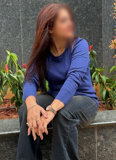 Smrity - puta in Chennai Photo 1 of 1