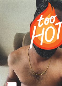 Snackerr - Male escort in Hyderabad Photo 1 of 2