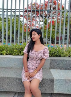 Sneha Banerjee - escort in Kolkata Photo 4 of 7