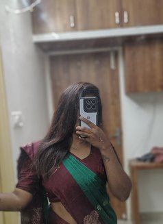Sneha here - puta in Bangalore Photo 3 of 4