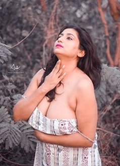 Sneha Singh Direct pay Direct meet full - escort in Candolim, Goa Photo 9 of 9