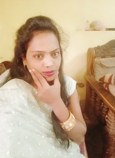 Sneha Singh - escort in Chennai Photo 2 of 5