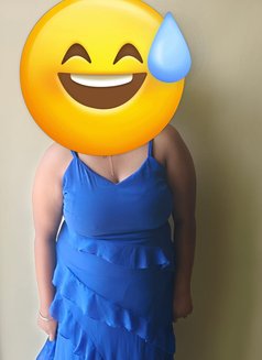 Sneha Tiwari - puta in Noida Photo 2 of 5