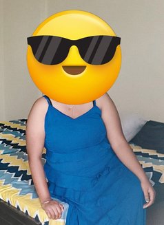 Sneha Tiwari - puta in Noida Photo 5 of 5