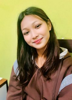 Sneha Xetri - puta in Kathmandu Photo 4 of 5