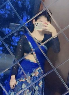 Snehasingh - puta in Bangalore Photo 3 of 3