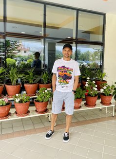 Snjv - Male escort in Dubai Photo 1 of 3