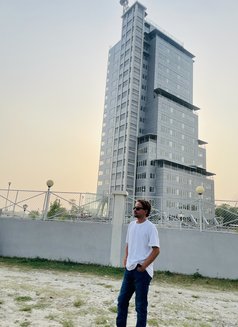 Snjv - Male escort in Dubai Photo 2 of 3