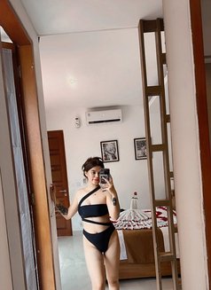 Snow - escort in Bangkok Photo 1 of 3