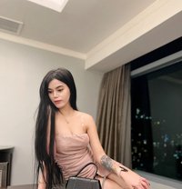 Snow - puta in Singapore