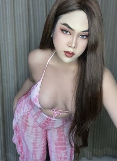 Snow Lady Boy both big boobs 🇹🇭 - Transsexual escort in Al Manama Photo 4 of 5