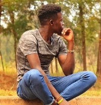 Snyder - Acompañantes masculino in Eldoret