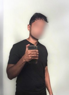 Discrete Companion - Male companion in Colombo Photo 2 of 5