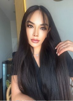 Soda - puta in Dubai Photo 2 of 8