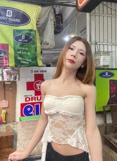 Soda - Transsexual escort in Ras al-Khaimah Photo 6 of 7