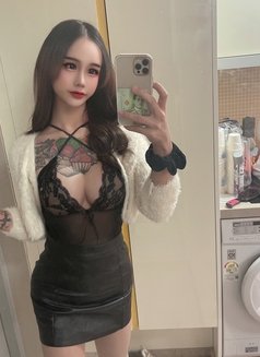 Soda live in BUSAN - Transsexual escort in Seoul Photo 1 of 5
